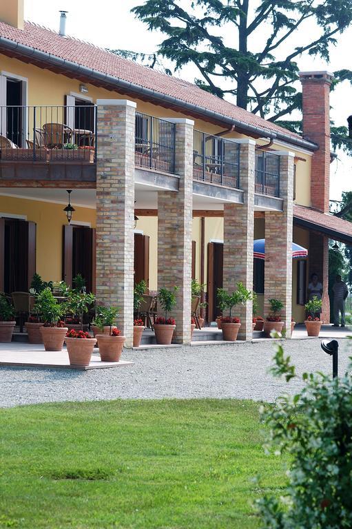 Agriturismo Tenuta Regina - Glamping Luxury Lodges And Apartments Palazzolo dello Stella Kültér fotó