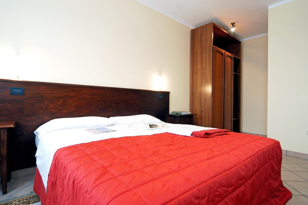 Agriturismo Tenuta Regina - Glamping Luxury Lodges And Apartments Palazzolo dello Stella Kültér fotó