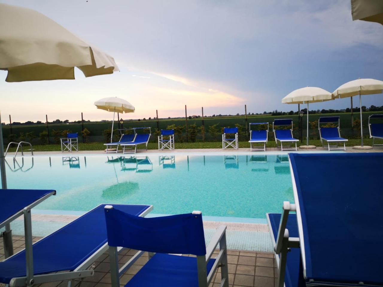 Agriturismo Tenuta Regina - Glamping Luxury Lodges And Apartments Palazzolo dello Stella Kültér fotó