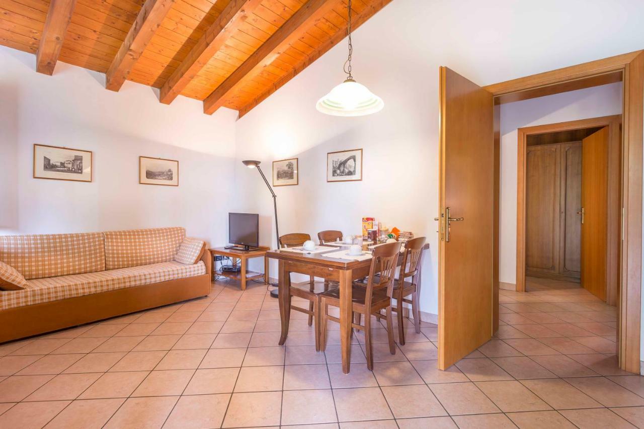 Agriturismo Tenuta Regina - Glamping Luxury Lodges And Apartments Palazzolo dello Stella Kültér fotó