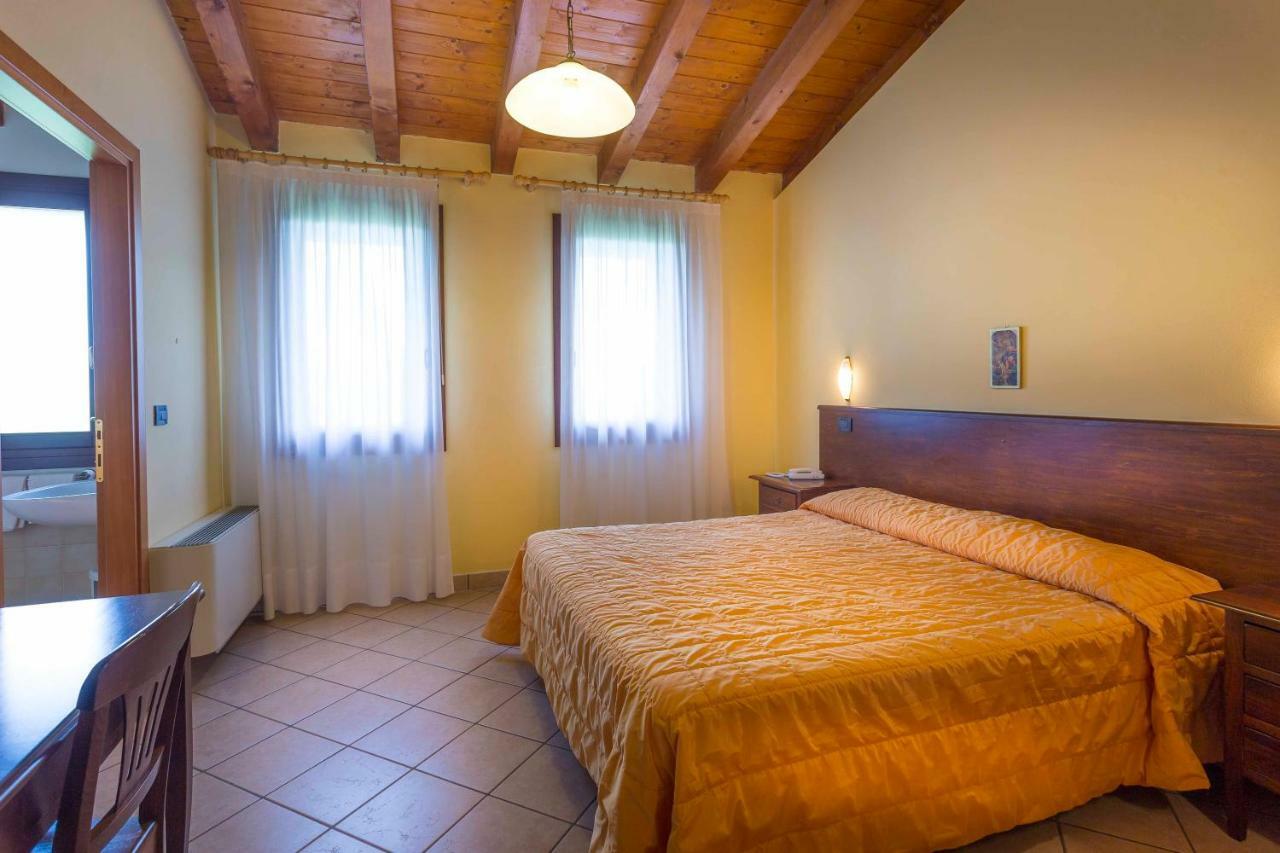 Agriturismo Tenuta Regina - Glamping Luxury Lodges And Apartments Palazzolo dello Stella Kültér fotó