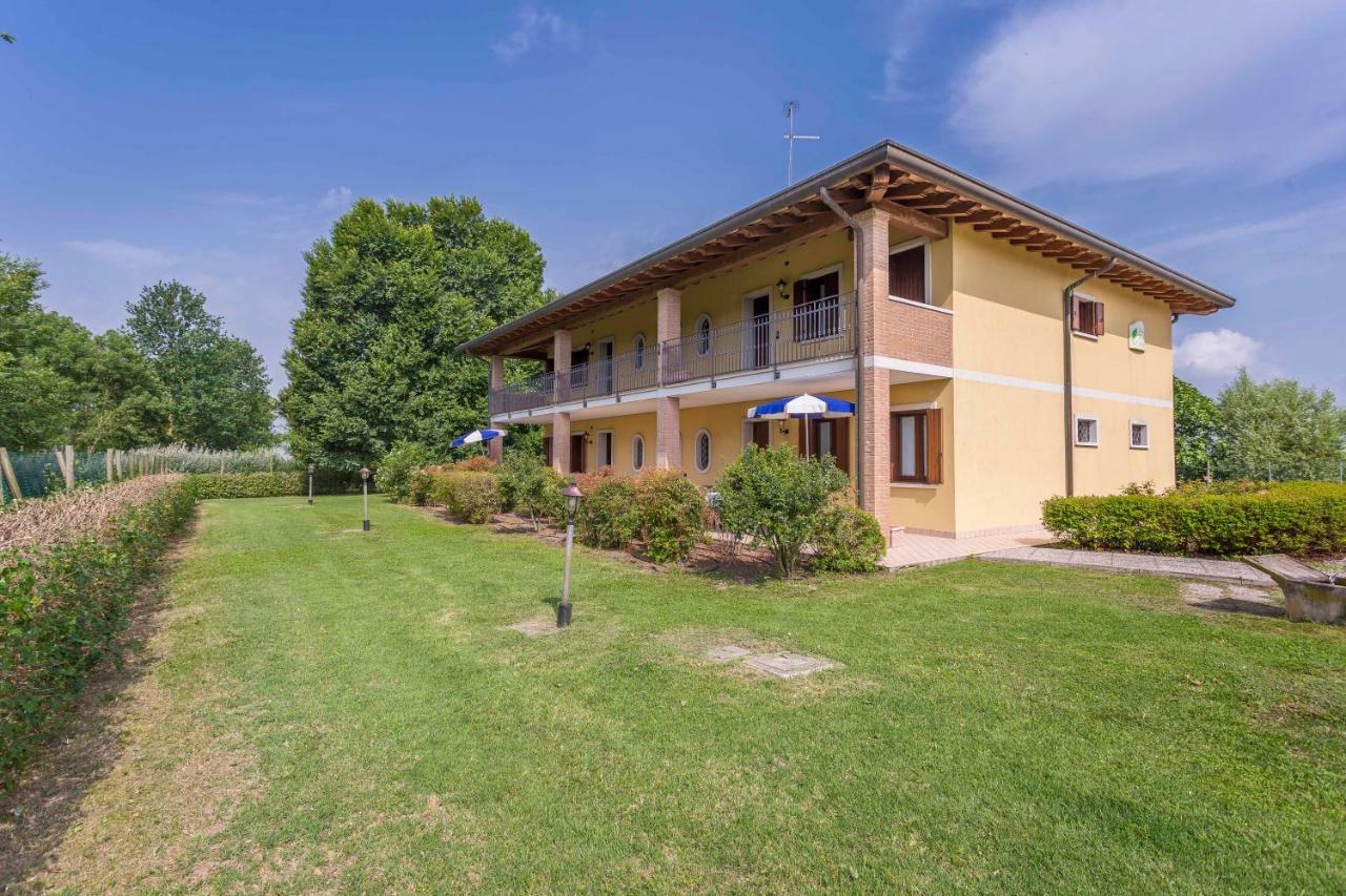 Agriturismo Tenuta Regina - Glamping Luxury Lodges And Apartments Palazzolo dello Stella Kültér fotó