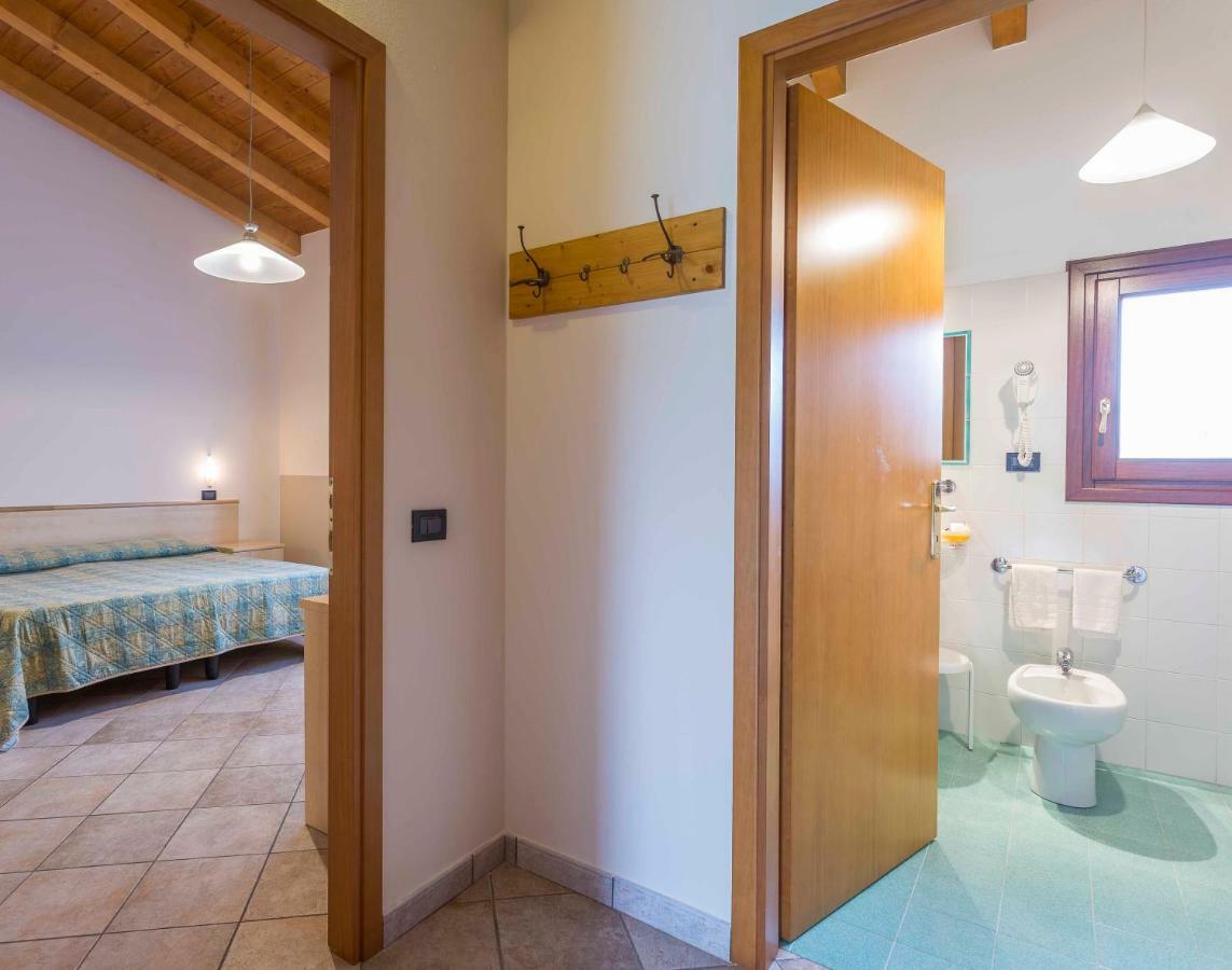 Agriturismo Tenuta Regina - Glamping Luxury Lodges And Apartments Palazzolo dello Stella Kültér fotó
