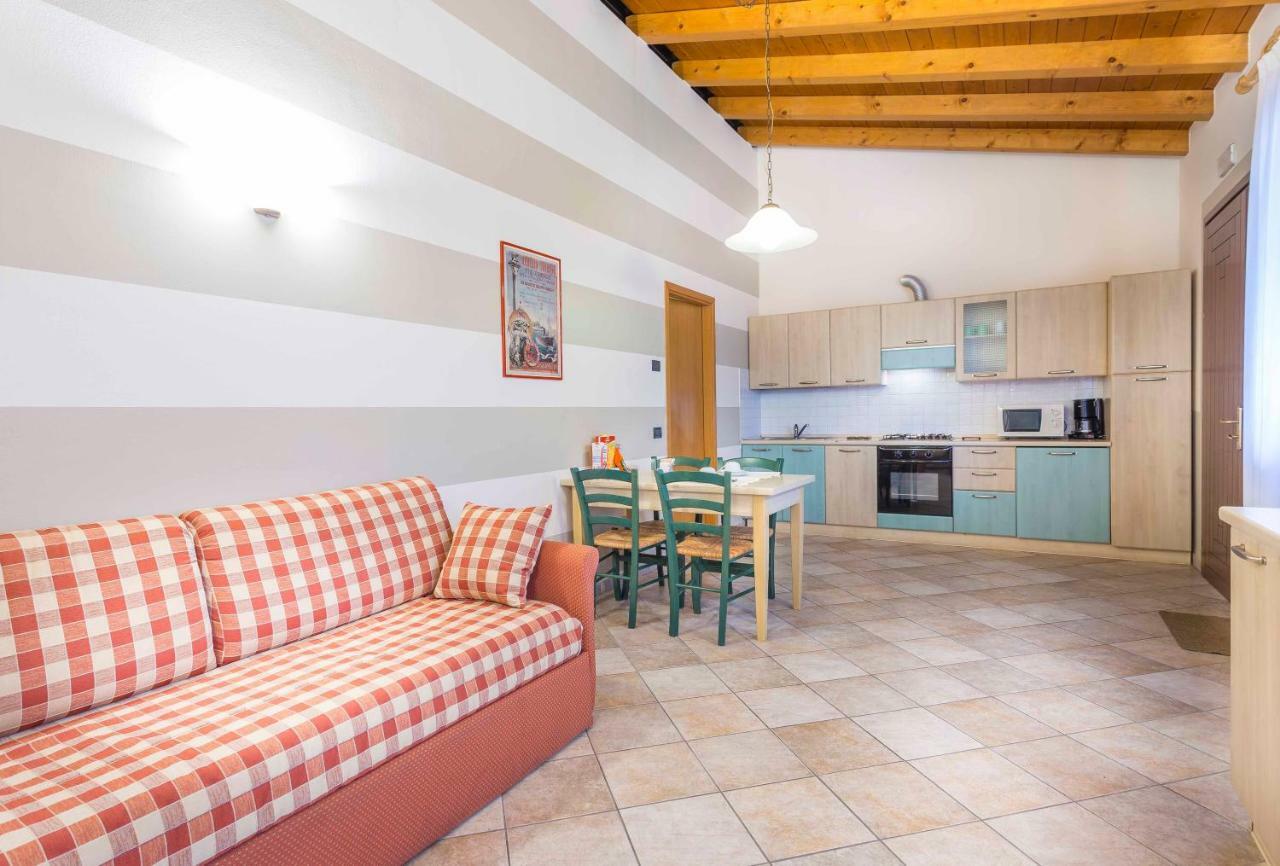 Agriturismo Tenuta Regina - Glamping Luxury Lodges And Apartments Palazzolo dello Stella Kültér fotó