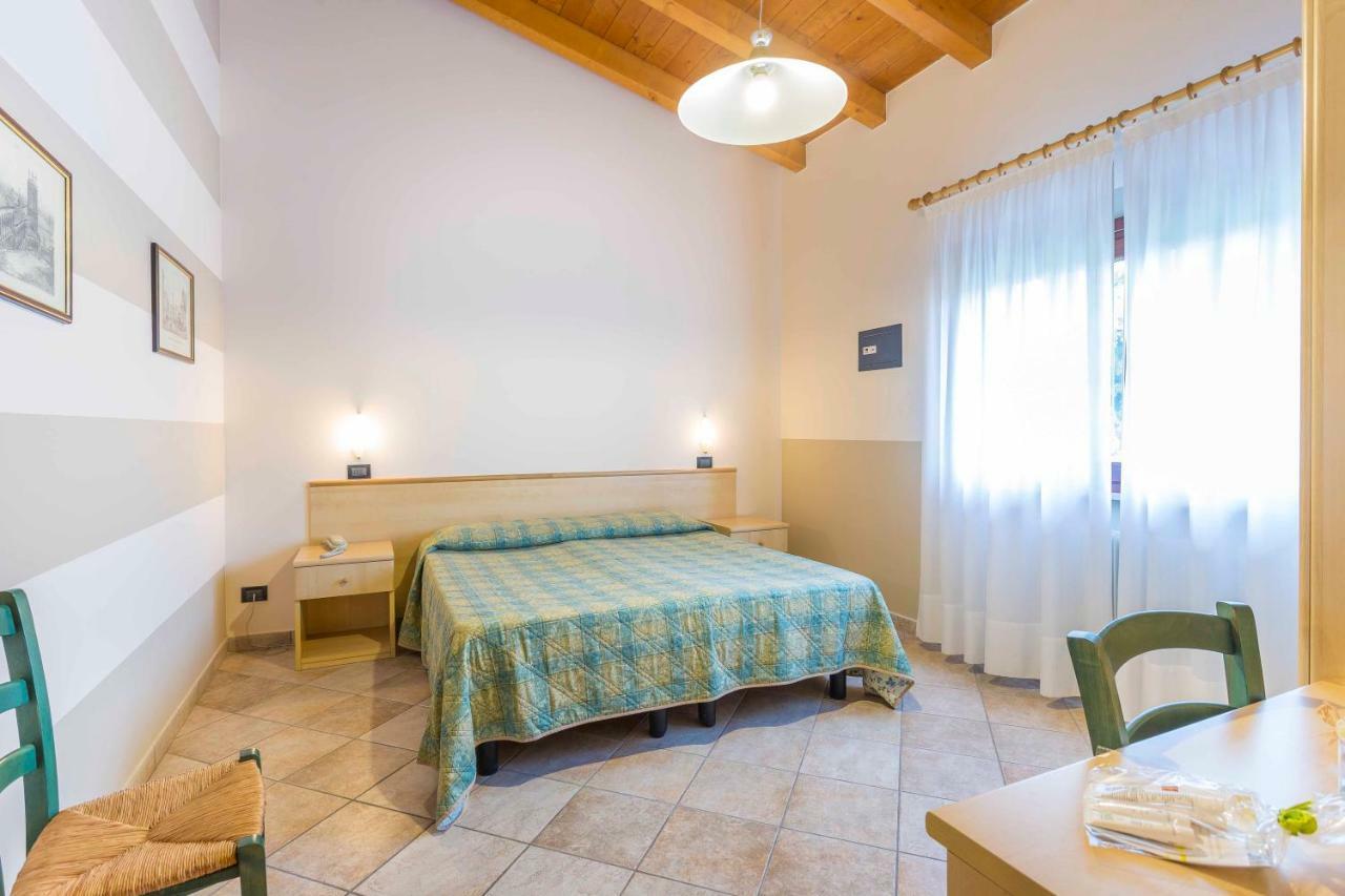 Agriturismo Tenuta Regina - Glamping Luxury Lodges And Apartments Palazzolo dello Stella Kültér fotó