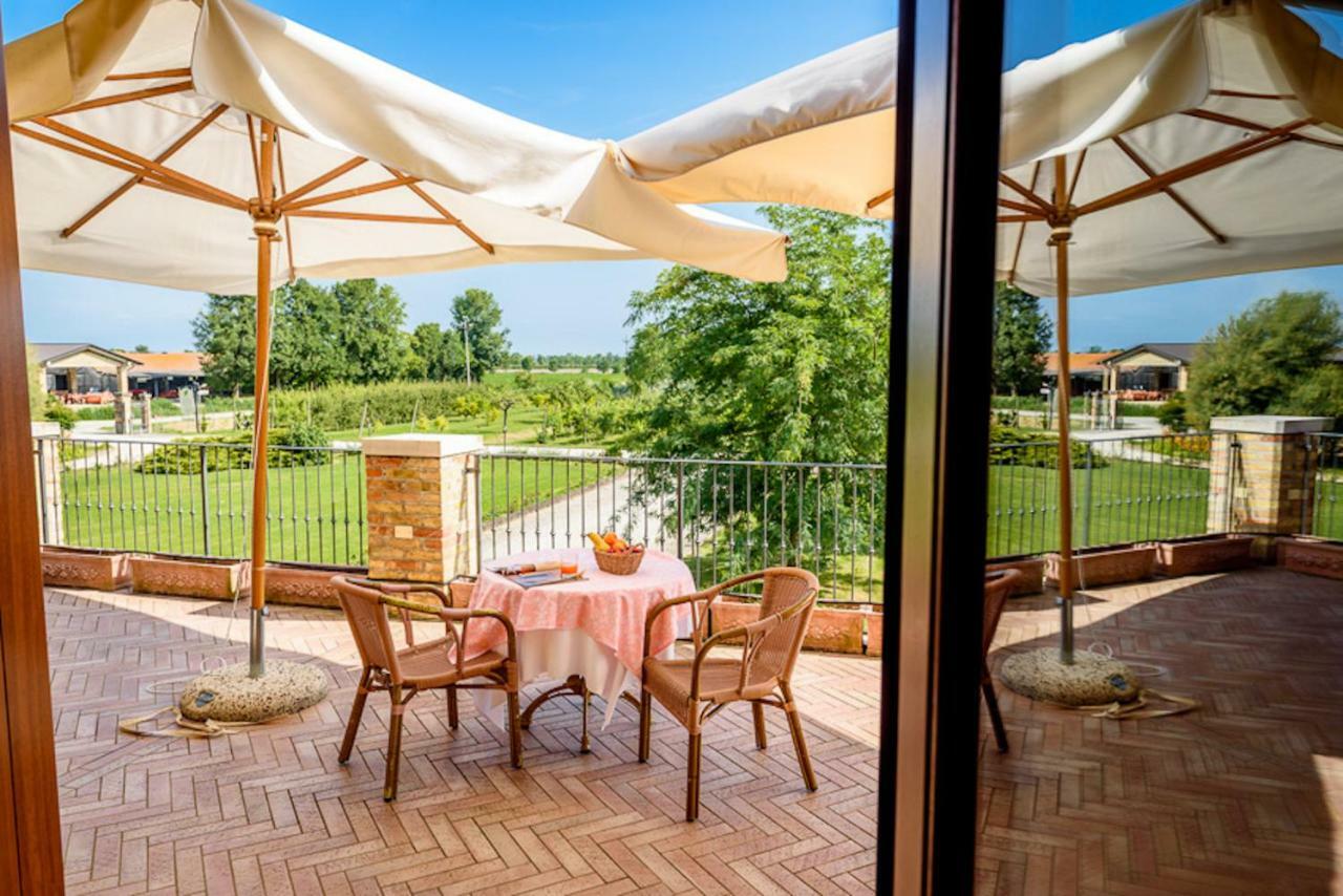 Agriturismo Tenuta Regina - Glamping Luxury Lodges And Apartments Palazzolo dello Stella Kültér fotó