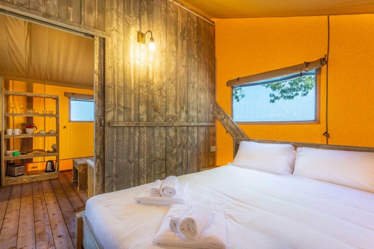 Agriturismo Tenuta Regina - Glamping Luxury Lodges And Apartments Palazzolo dello Stella Kültér fotó