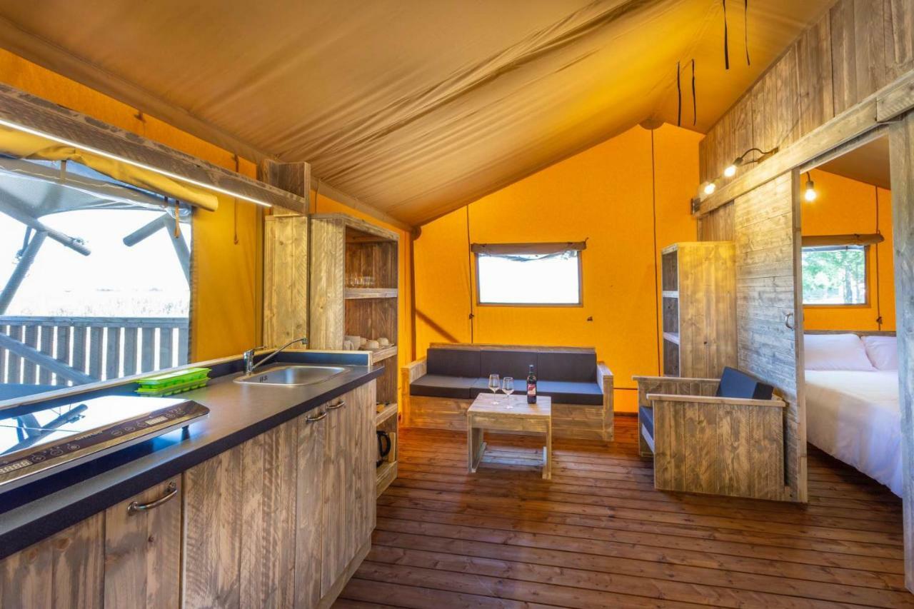 Agriturismo Tenuta Regina - Glamping Luxury Lodges And Apartments Palazzolo dello Stella Kültér fotó