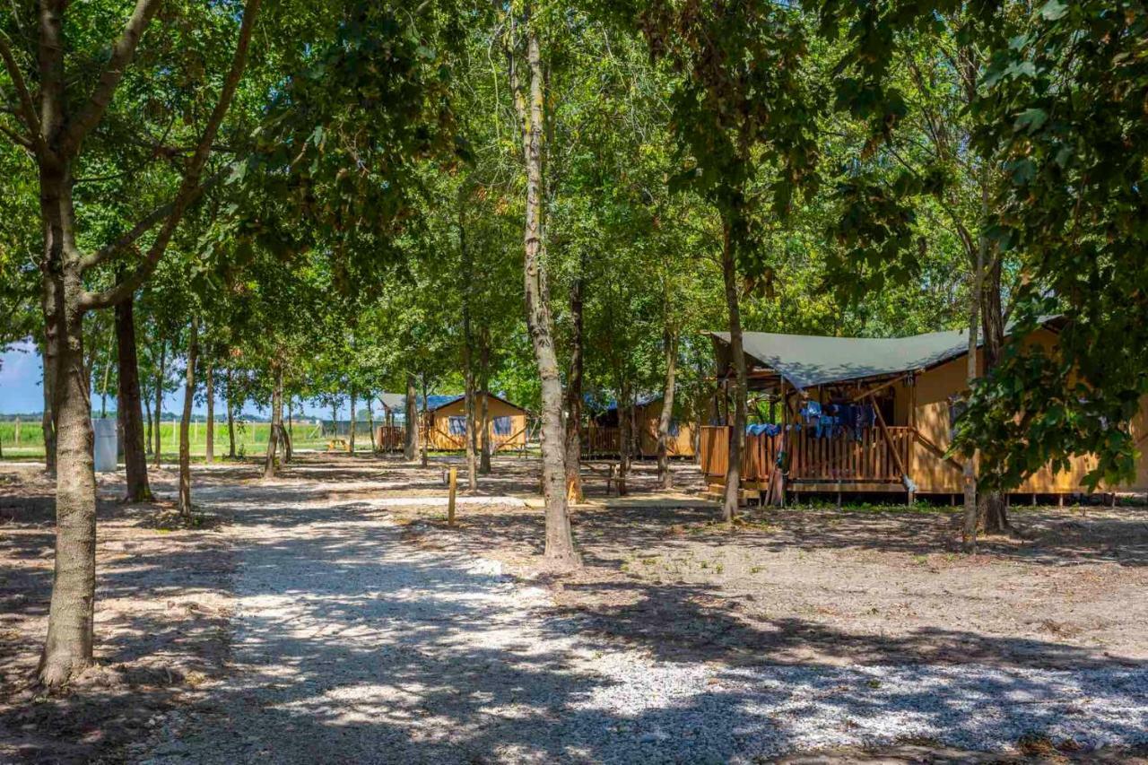 Agriturismo Tenuta Regina - Glamping Luxury Lodges And Apartments Palazzolo dello Stella Kültér fotó